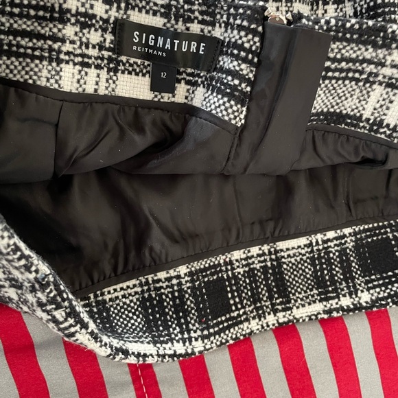 New with tags, lined plaid skirt with front slit - Picture 4 of 4